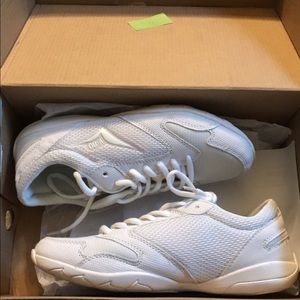 No Limit V-RO cheer shoes